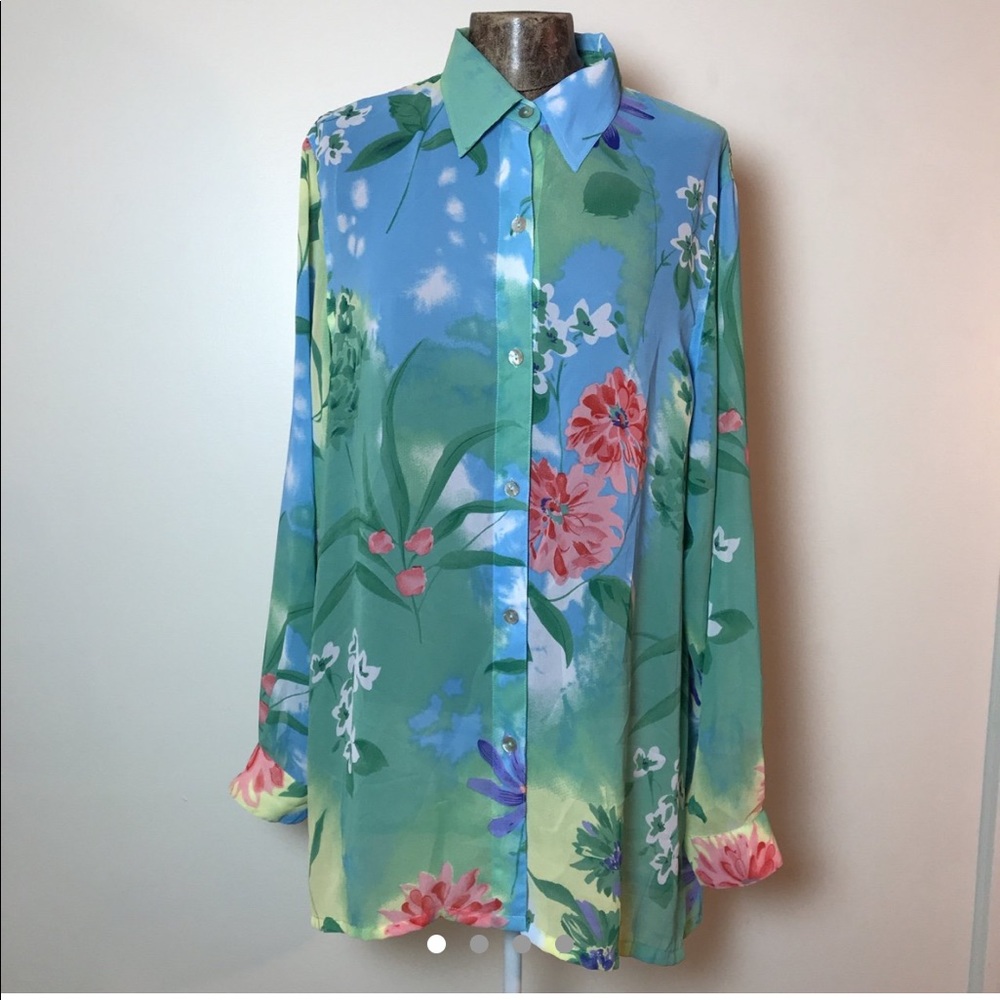 100% Silk Floral button down shirt sz L